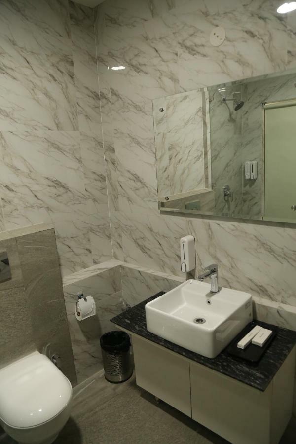 Hotel Ak Suites Patiāla Екстериор снимка