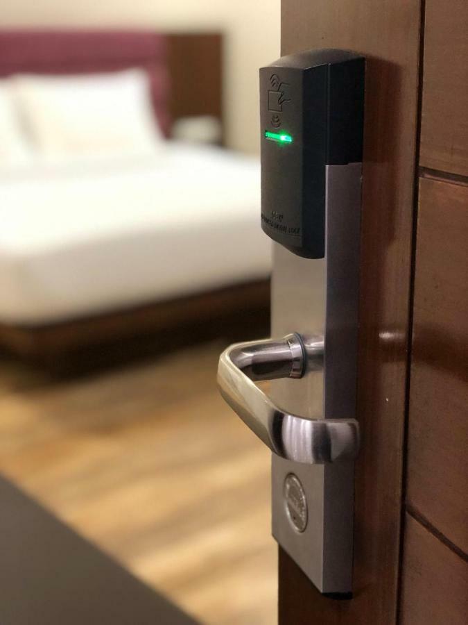 Hotel Ak Suites Patiāla Екстериор снимка